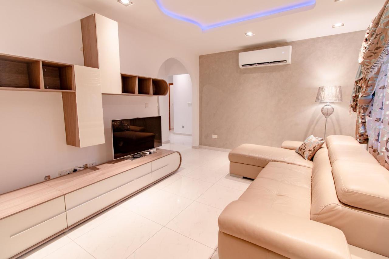 Stylish Corner Maisonette - Sunflower بيت للعطل