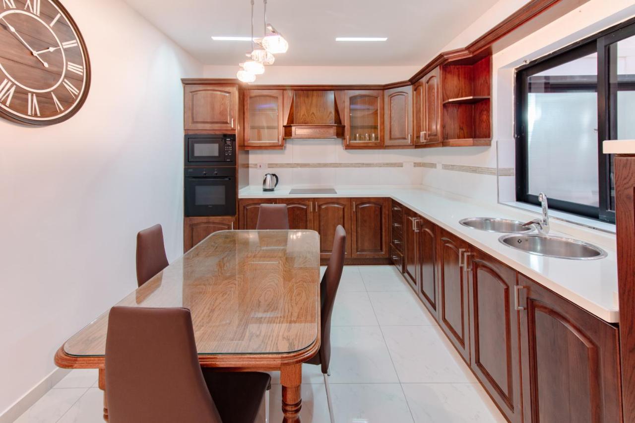 Stylish Corner Maisonette - Sunflower بيت للعطل بيركيركارا