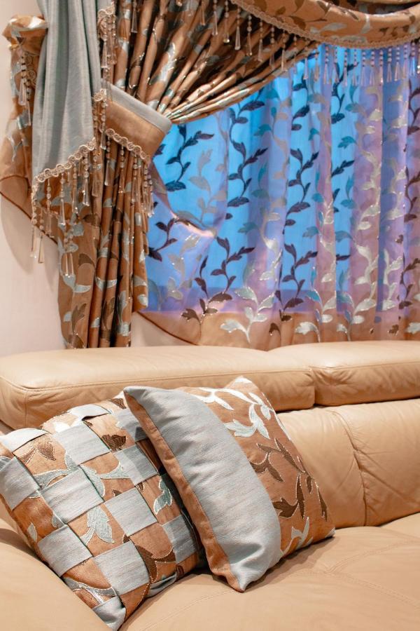Stylish Corner Maisonette - Sunflower