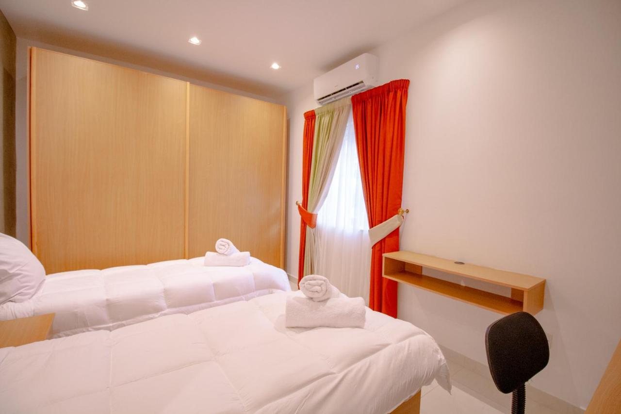 Stylish Corner Maisonette - Sunflower Hébergement de vacances