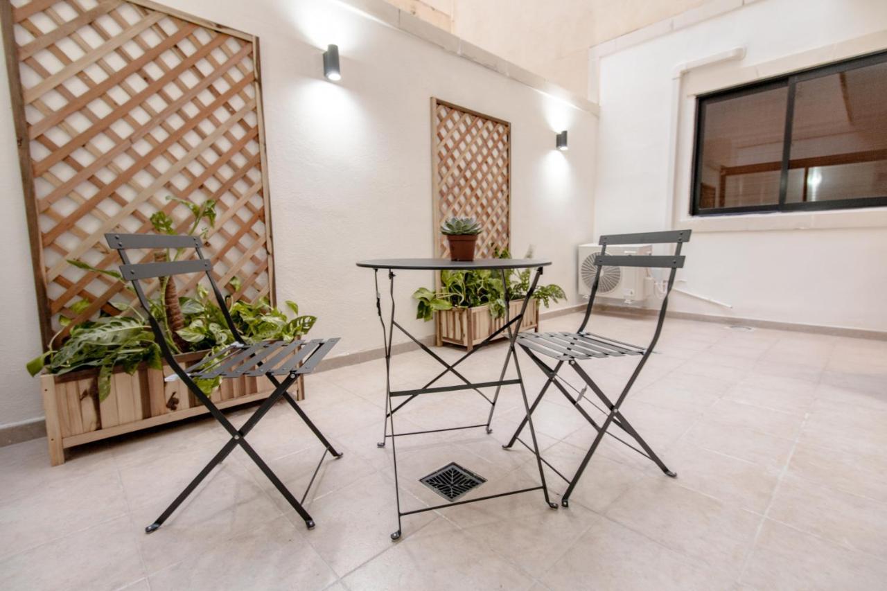 Stylish Corner Maisonette - Sunflower Birkirkara