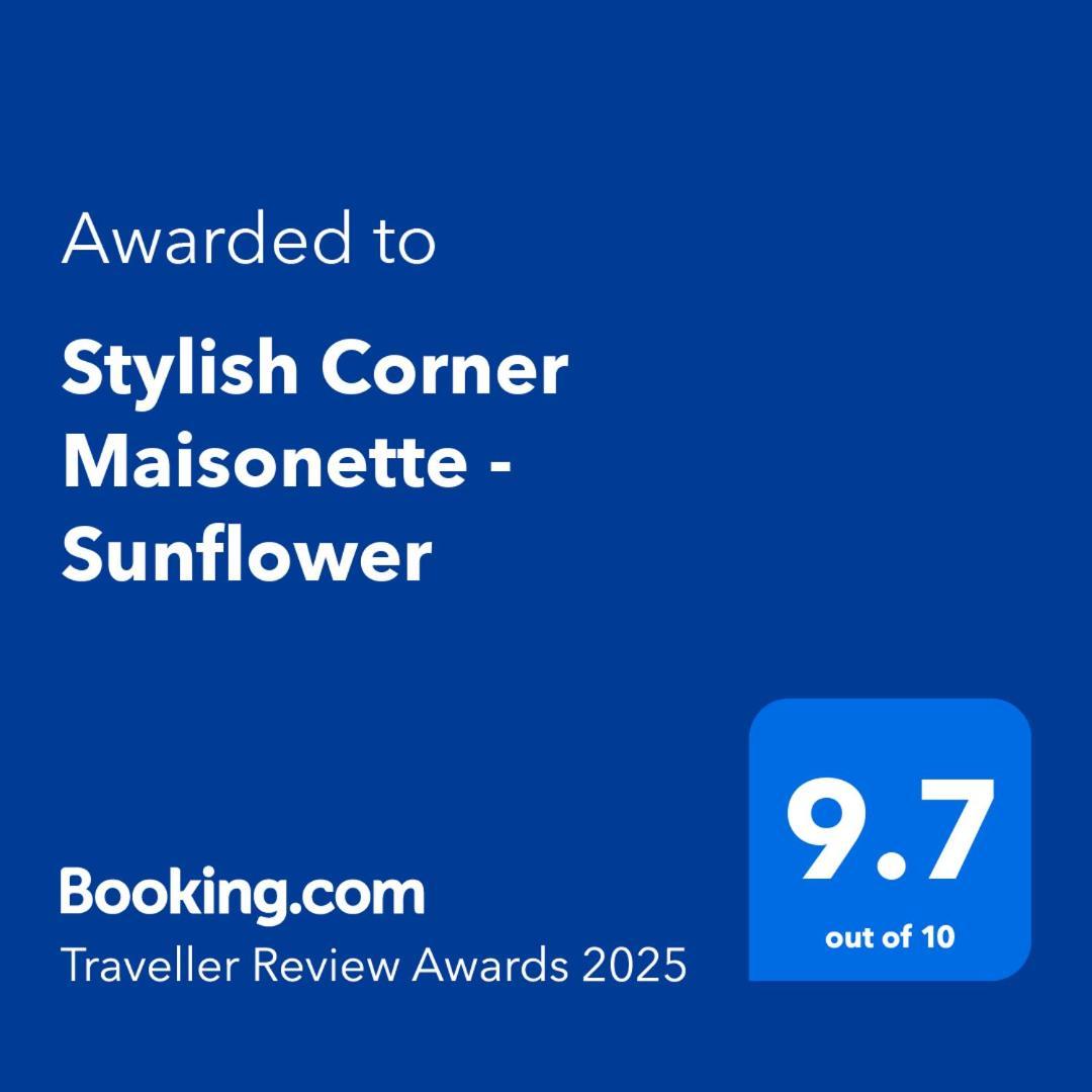 Stylish Corner Maisonette - Sunflower بيركيركارا